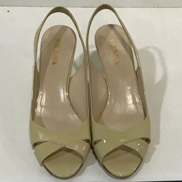 Women’s Prada Beige Patent Leather Peep Toe Sling Back Heels Size 38.5 - Picture 2 of 5